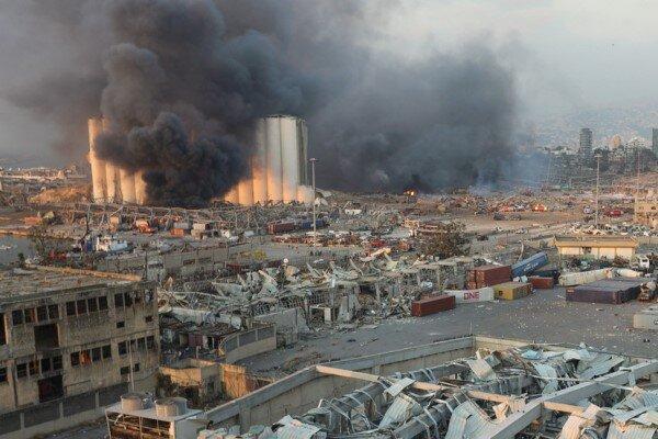 وقوع آتش سوزی گسترده در بندر بیروت