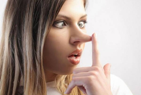 دریافت مچ دروغگو با زبان بدنش!